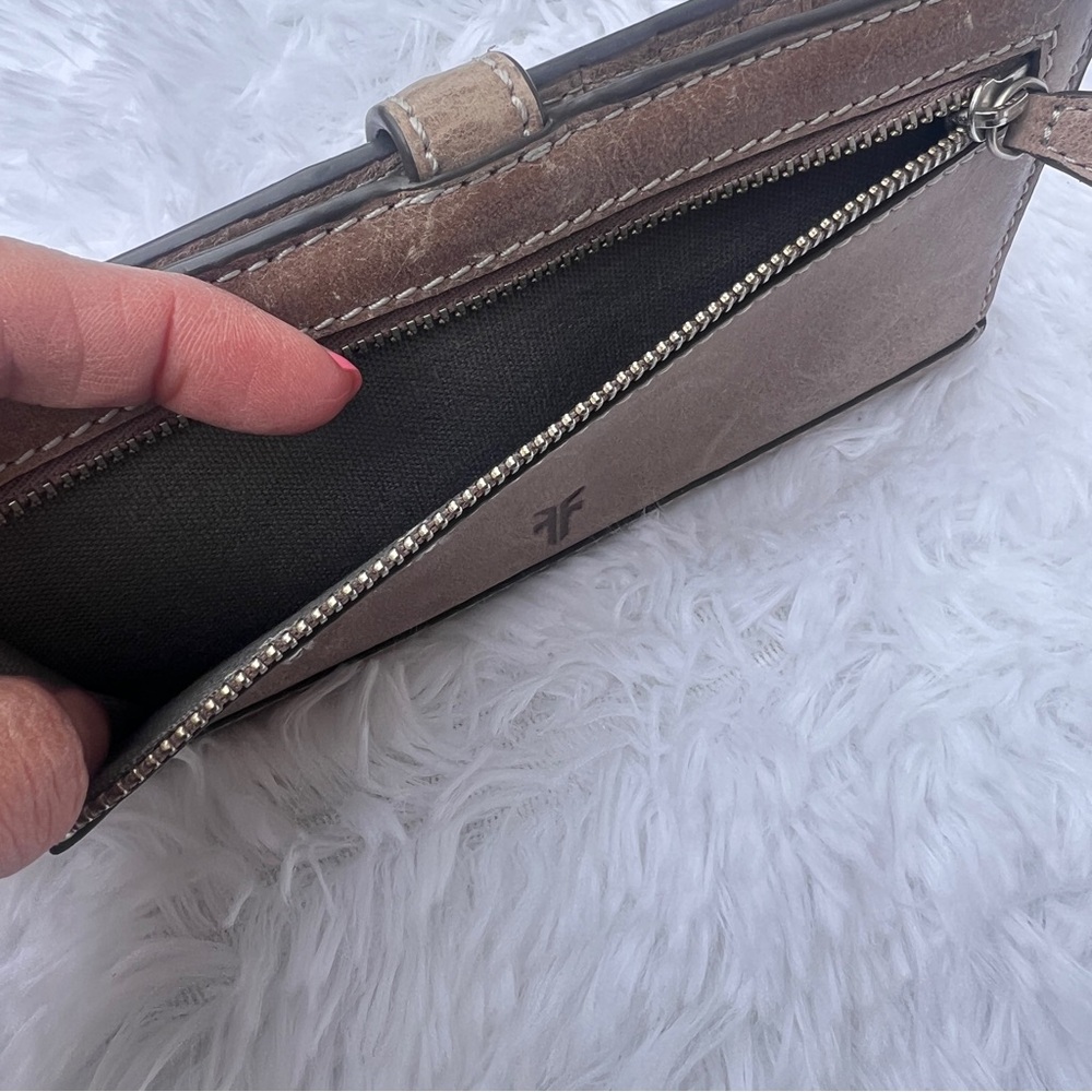 Frye Reed Slim Wallet Khaki Leather - Picture 6 of 11